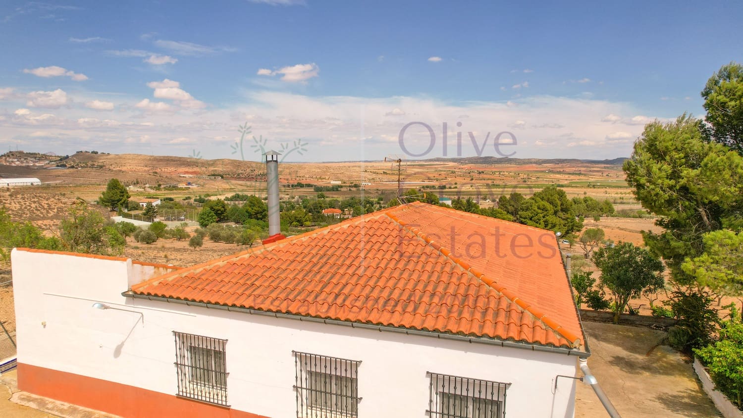 3 bedroom Villa for sale in Montealegre del Castillo with pool garage - € 209,995 (Ref: 7565323)