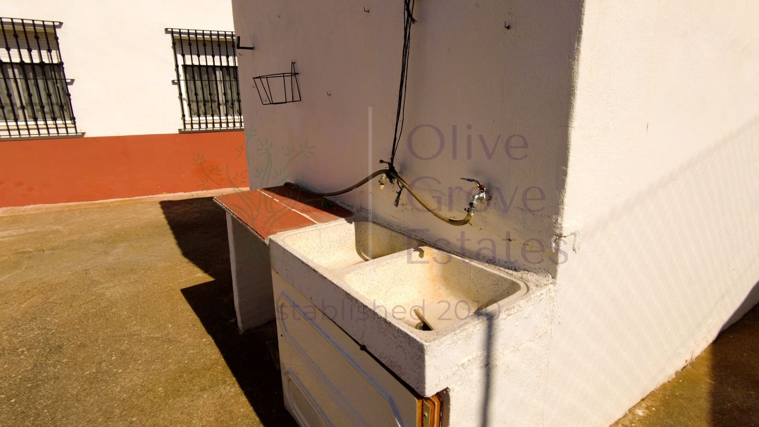 3 bedroom Villa for sale in Montealegre del Castillo with pool garage - € 209,995 (Ref: 7565323)