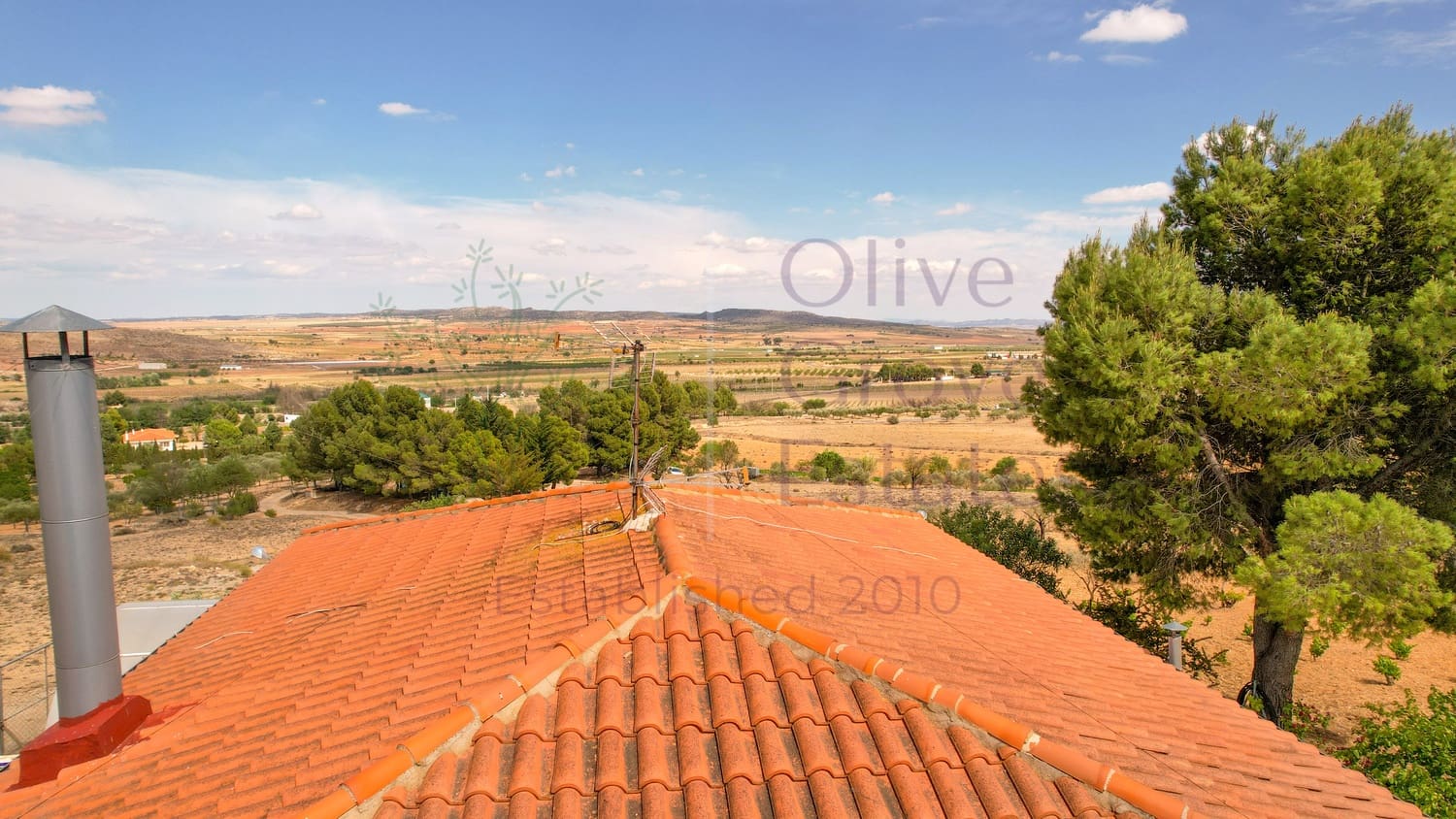 3 bedroom Villa for sale in Montealegre del Castillo with pool garage - € 209,995 (Ref: 7565323)