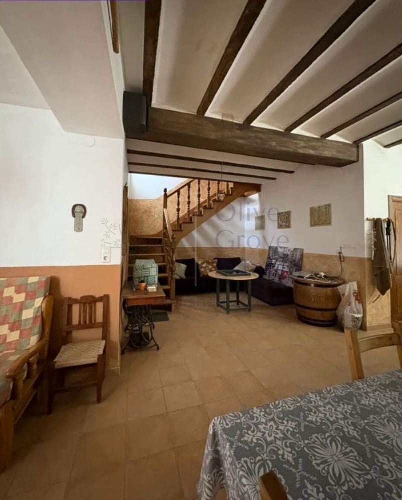 4 soverom Finca/Herregård til salgs i Yecla med garasje - € 109 995 (Ref: 7582539)