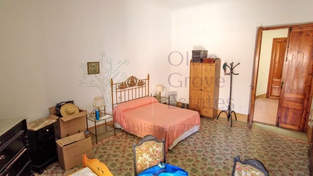 4 bedroom Townhouse for sale in Caudete - € 264,995 (Ref: 7682860)