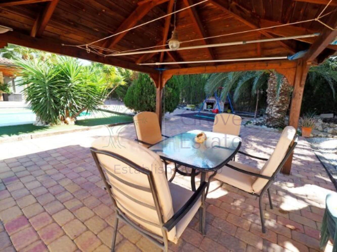 5 soveværelse Villa til salg i Petrel / Petrer - € 589.950 (Ref: 7708797)