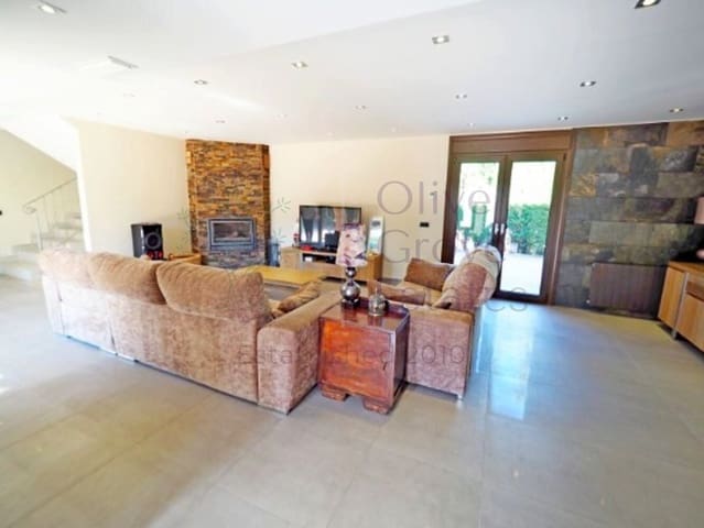 5 makuuhuone Huvila myytävänä paikassa Petrel / Petrer - 589 950 € (Ref: 7708797)