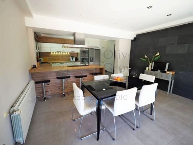 5 makuuhuone Huvila myytävänä paikassa Petrel / Petrer - 589 950 € (Ref: 7708797)