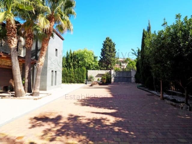 5 makuuhuone Huvila myytävänä paikassa Petrel / Petrer - 589 950 € (Ref: 7708797)