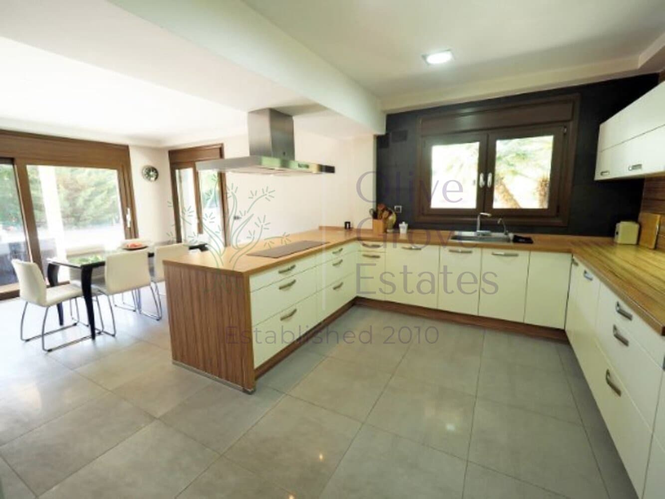 5 soveværelse Villa til salg i Petrel / Petrer - € 589.950 (Ref: 7708797)