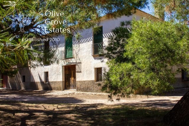 Finca/Casa Rural de 10 habitaciones en Castalla en venta con piscina garaje - 799.995 € (Ref: 7712083)