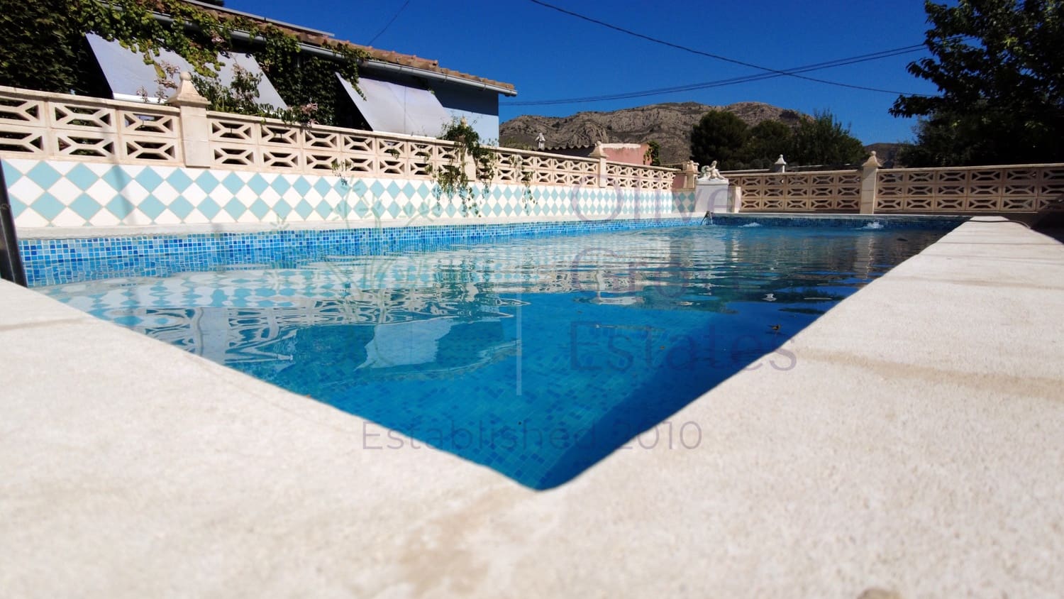 9 soverom Villa til salgs i Elda med svømmebasseng - € 299 995 (Ref: 7724828)