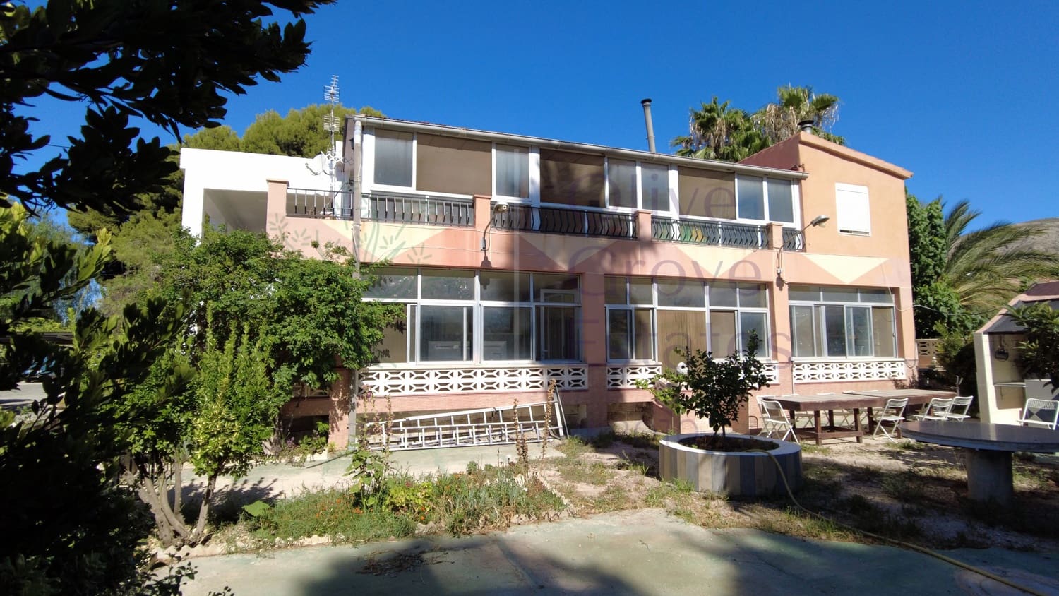 9 soverom Villa til salgs i Elda med svømmebasseng - € 299 995 (Ref: 7724828)