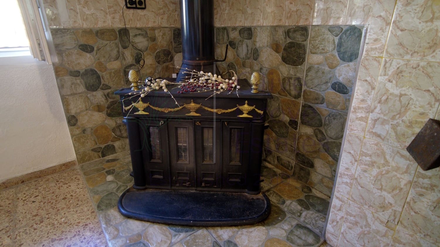 9 soverom Villa til salgs i Elda med svømmebasseng - € 299 995 (Ref: 7724828)