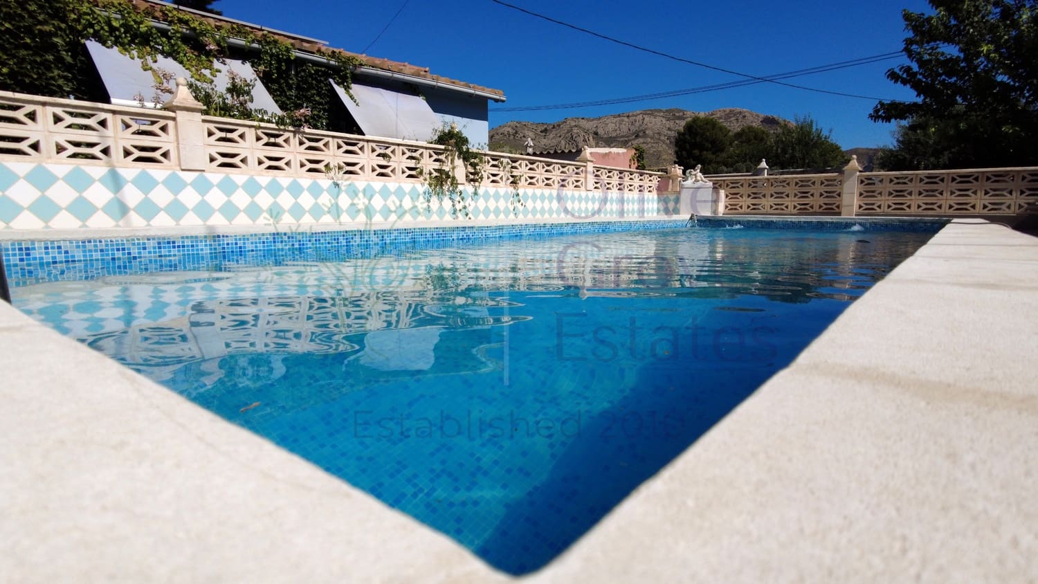 9 soverom Villa til salgs i Elda med svømmebasseng - € 299 995 (Ref: 7724828)