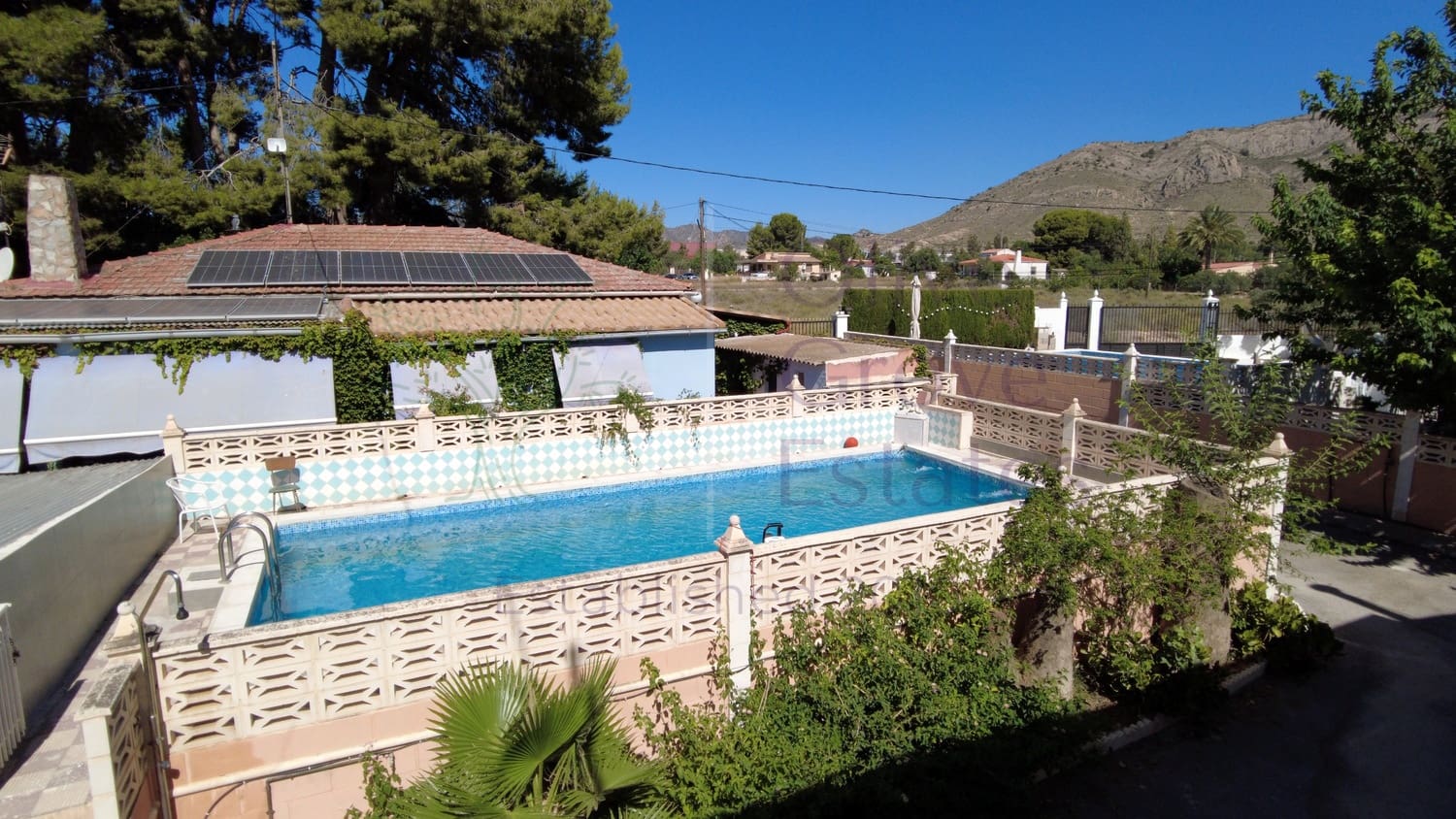 9 soverom Villa til salgs i Elda med svømmebasseng - € 299 995 (Ref: 7724828)