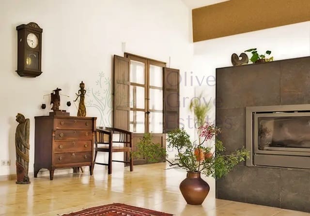 3 bedroom Finca/Country House for sale in Elche de la Sierra with garage - € 299,950 (Ref: 7791706)