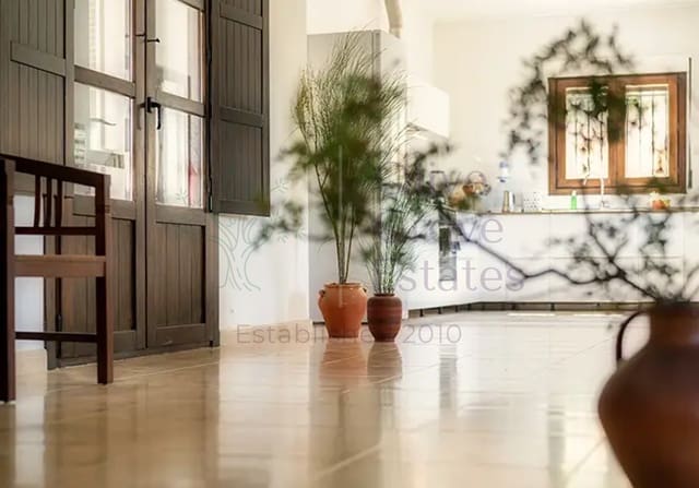 3 bedroom Finca/Country House for sale in Elche de la Sierra with garage - € 299,950 (Ref: 7791706)