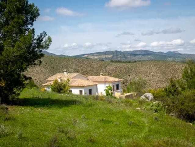 3 bedroom Finca/Country House for sale in Elche de la Sierra with garage - € 299,950 (Ref: 7791706)