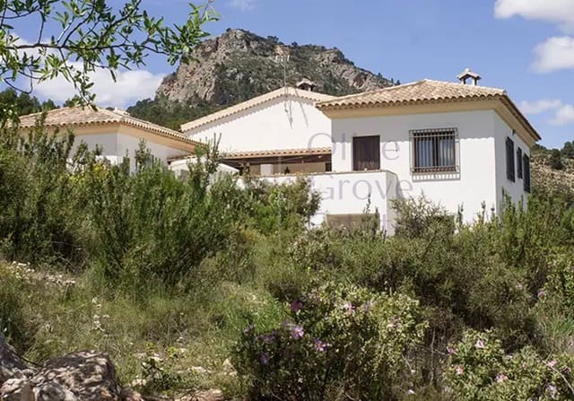 3 bedroom Finca/Country House for sale in Elche de la Sierra with garage - € 299,950 (Ref: 7791706)