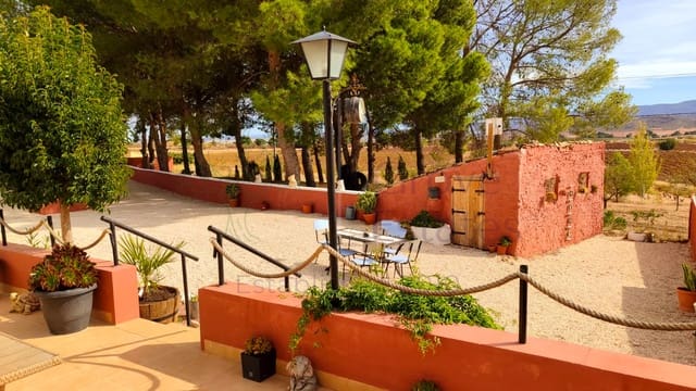 4 sovrum Villa till salu i Yecla med pool garage - 159 995 € (Ref: 7856573)