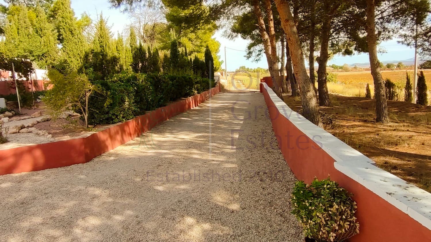 4 sovrum Villa till salu i Yecla med pool garage - 159 995 € (Ref: 7856573)