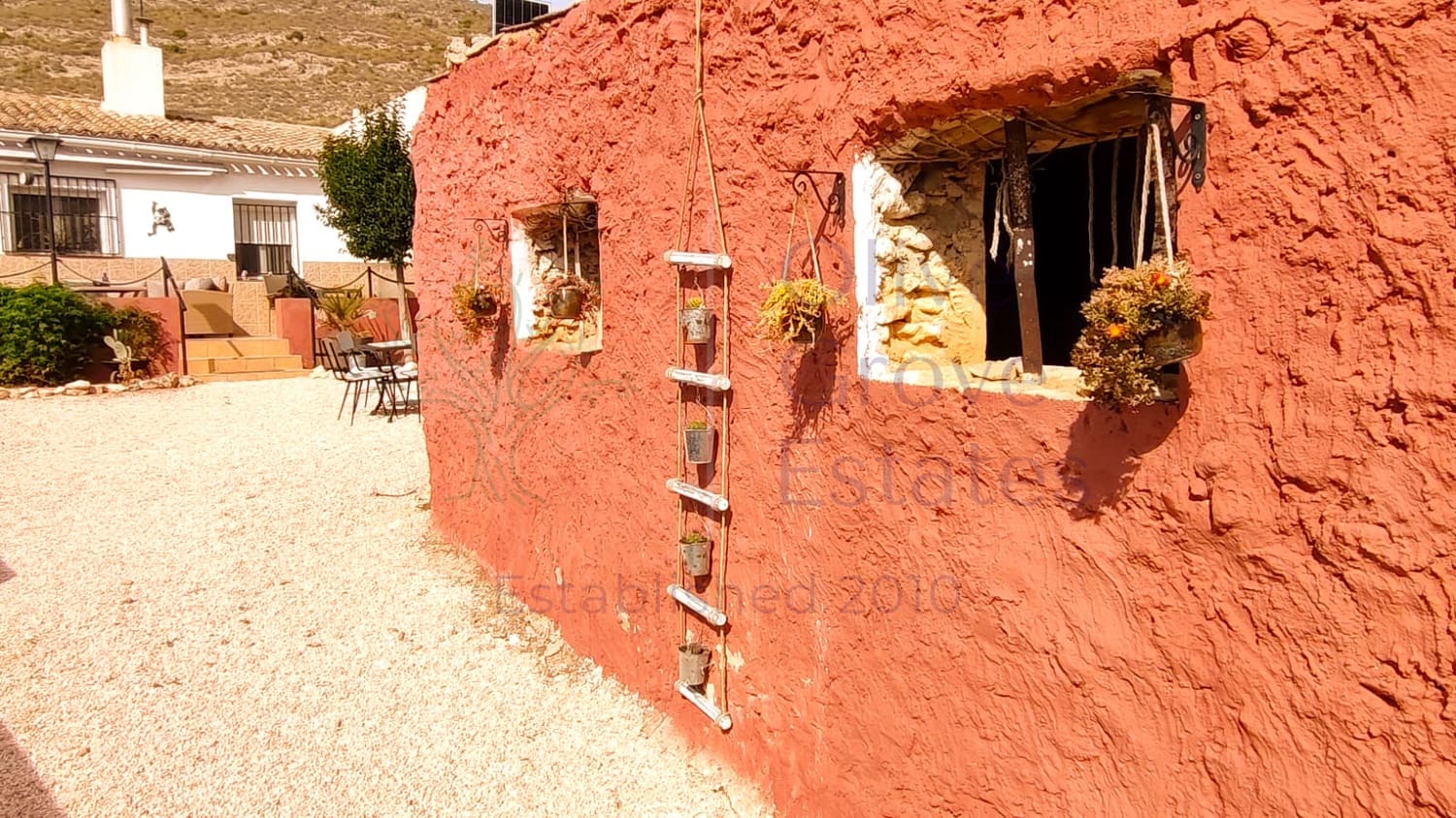 4 sovrum Villa till salu i Yecla med pool garage - 159 995 € (Ref: 7856573)