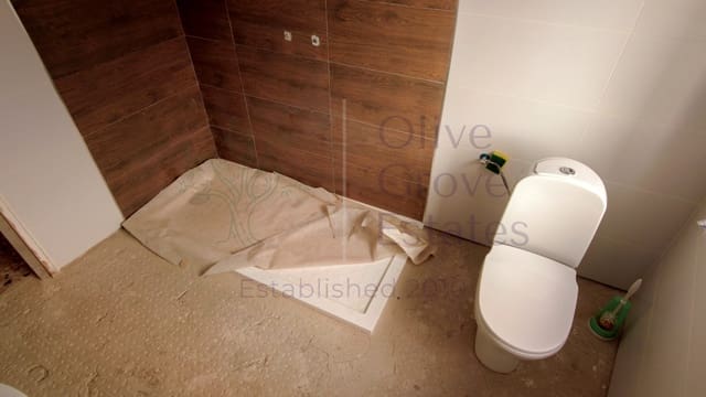 4 bedroom Townhouse for sale in Caudete - € 59,950 (Ref: 8198603)