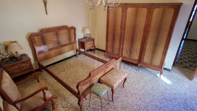 4 bedroom Townhouse for sale in Caudete - € 59,950 (Ref: 8198603)