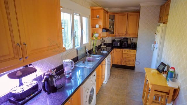 4 slaapkamer Villa te koop in Yecla - € 199.950 (Ref: 8295324)