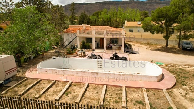 3 sovrum Villa till salu i Caudete med pool garage - 144 000 € (Ref: 8310156)