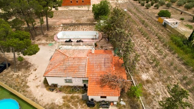 3 sovrum Villa till salu i Caudete med pool garage - 144 000 € (Ref: 8310156)