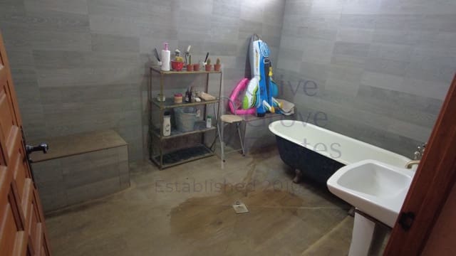 3 sovrum Villa till salu i Caudete med pool garage - 144 000 € (Ref: 8310156)