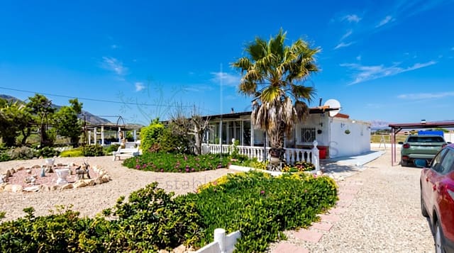 Chalet de 4 habitaciones en Villena en venta con piscina garaje - 249.950 € (Ref: 8374586)