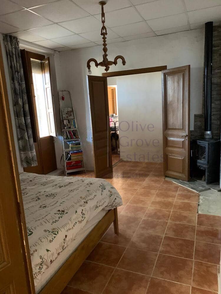 4 soveværelse Villa til salg i Almansa - € 179.950 (Ref: 8420875)