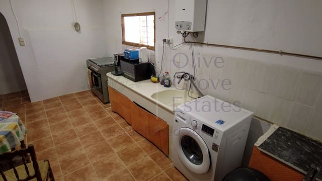 4 soveværelse Villa til salg i Almansa - € 179.950 (Ref: 8420875)