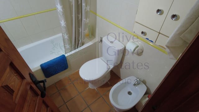 2 bedroom Villa for sale in Caudete with pool - € 159,950 (Ref: 8425590)