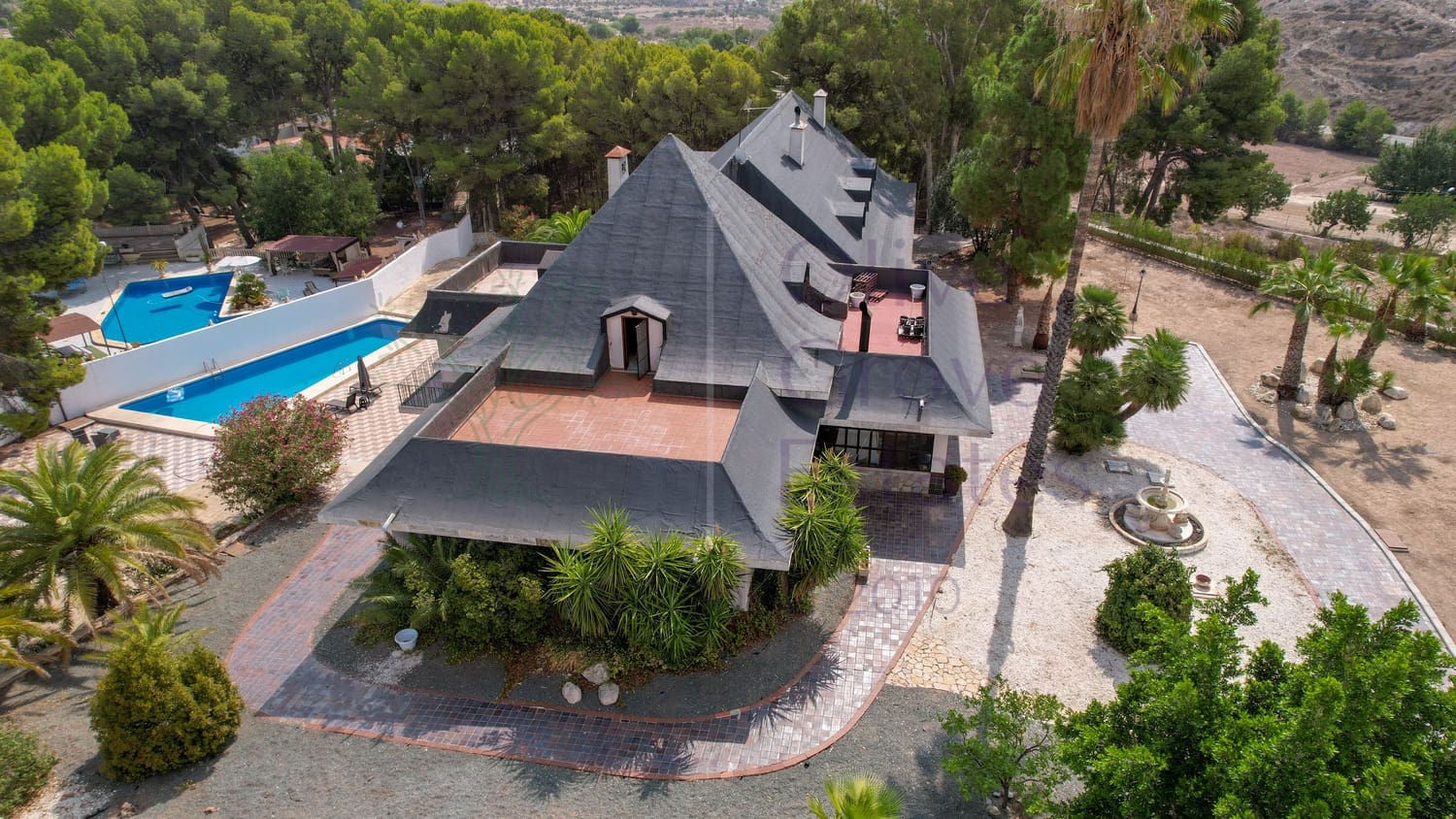6 bedroom Villa for sale in Monovar / Monover with pool garage - € 449,950 (Ref: 8458981)