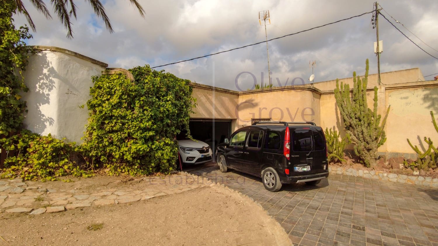 6 bedroom Villa for sale in Monovar / Monover with pool garage - € 449,950 (Ref: 8458981)