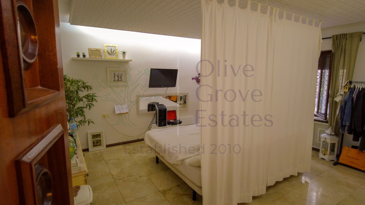 6 bedroom Villa for sale in Monovar / Monover with pool garage - € 449,950 (Ref: 8458981)