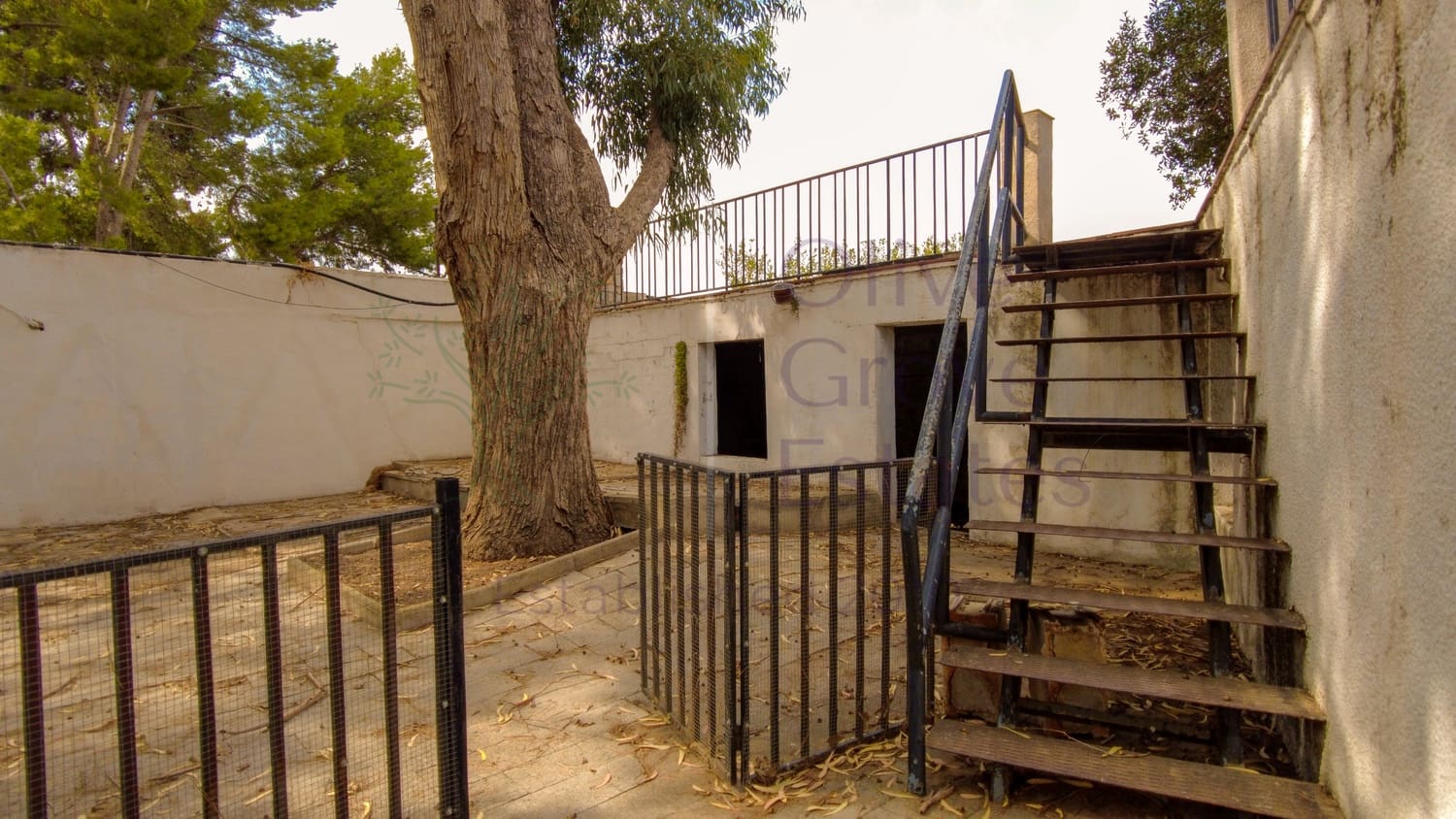 6 bedroom Villa for sale in Monovar / Monover with pool garage - € 449,950 (Ref: 8458981)