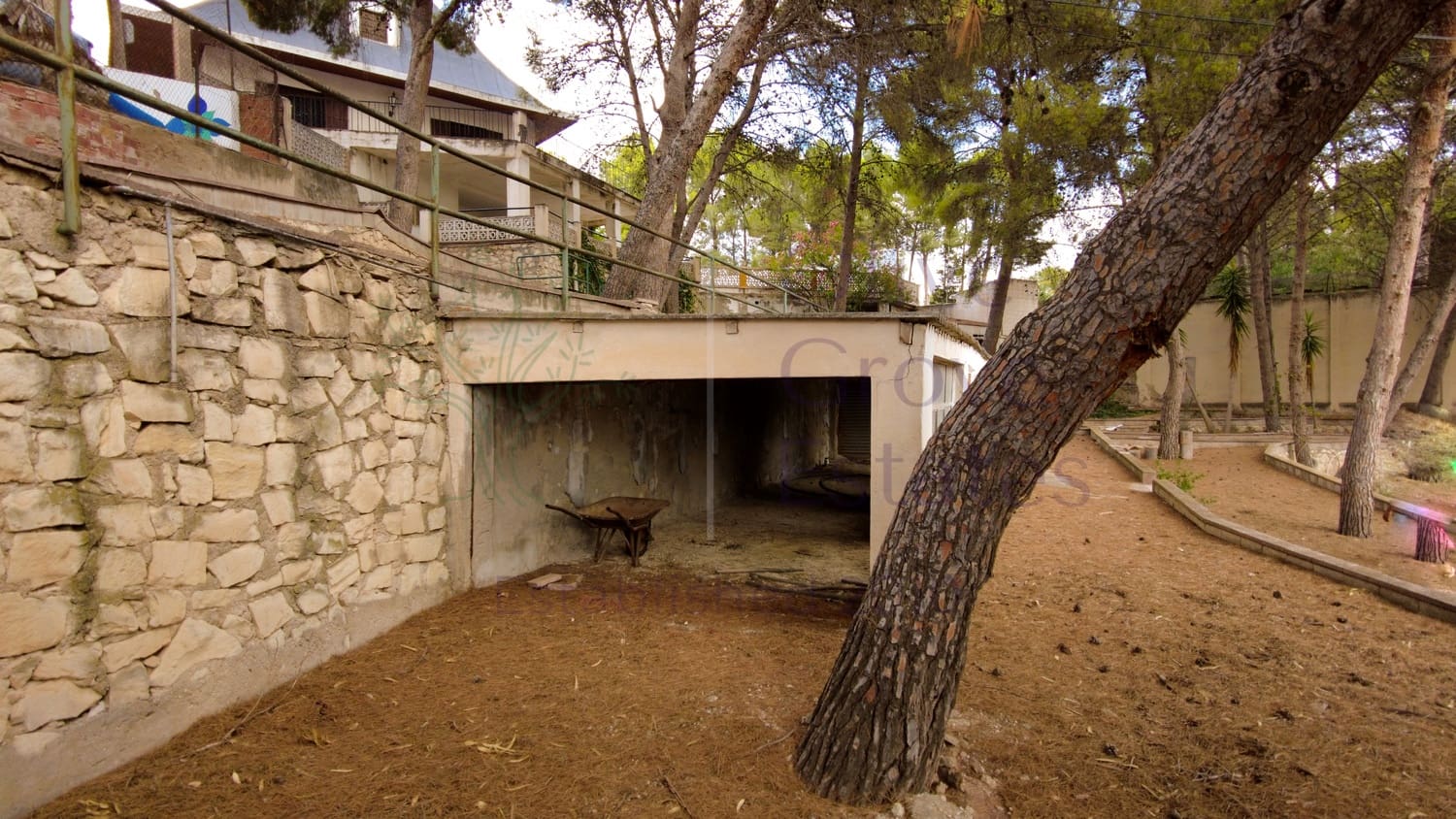 6 bedroom Villa for sale in Monovar / Monover with pool garage - € 449,950 (Ref: 8458981)