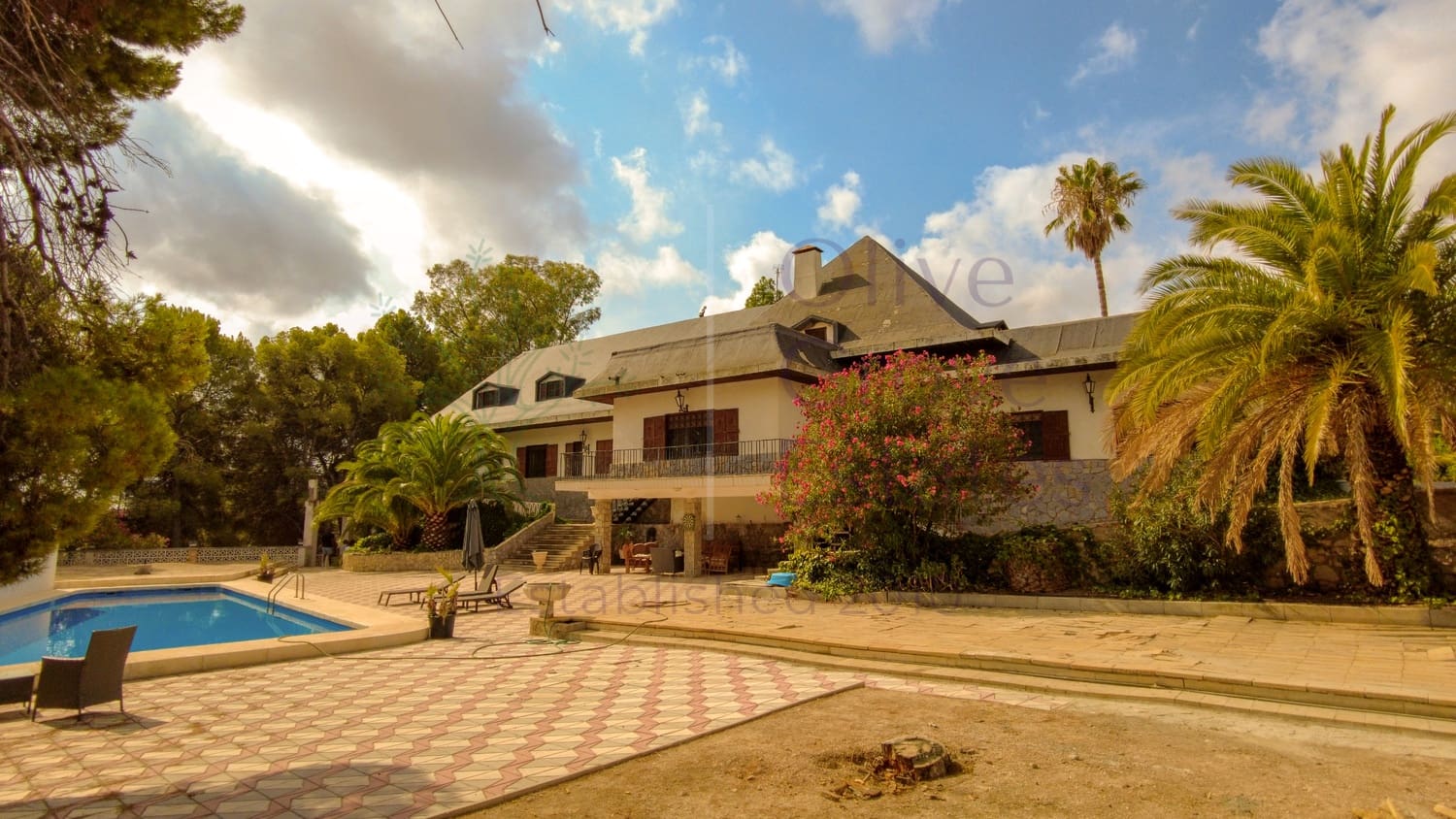 6 bedroom Villa for sale in Monovar / Monover with pool garage - € 449,950 (Ref: 8458981)