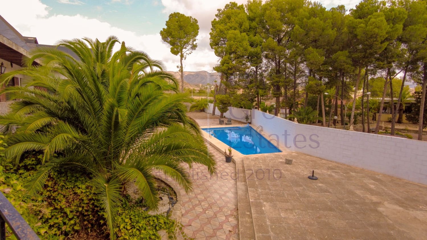 6 bedroom Villa for sale in Monovar / Monover with pool garage - € 449,950 (Ref: 8458981)