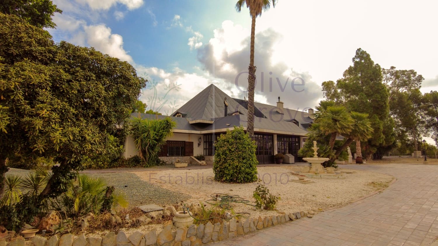 6 bedroom Villa for sale in Monovar / Monover with pool garage - € 449,950 (Ref: 8458981)