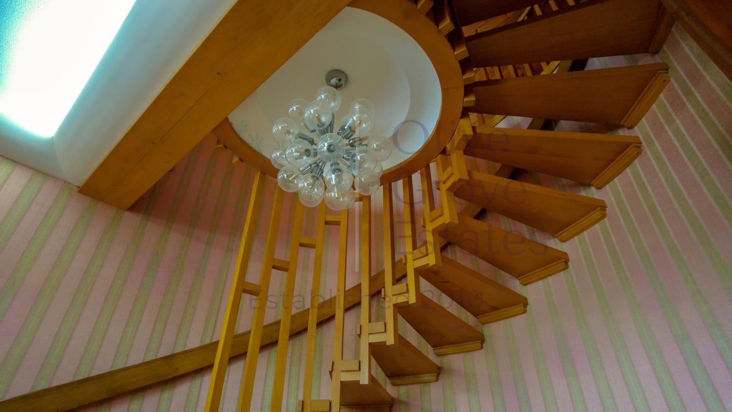 6 bedroom Villa for sale in Monovar / Monover with pool garage - € 449,950 (Ref: 8458981)