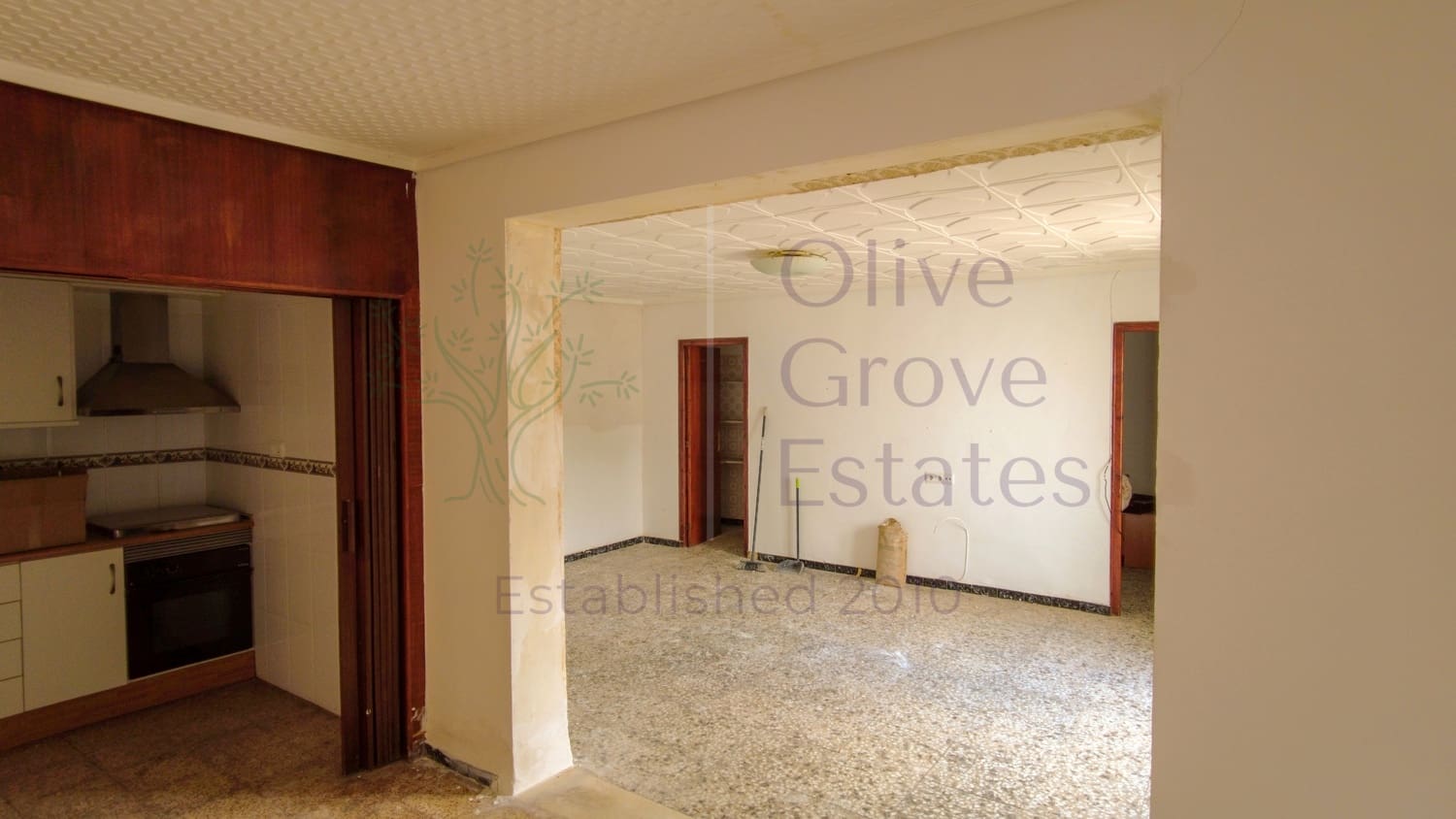 6 bedroom Villa for sale in Monovar / Monover with pool garage - € 449,950 (Ref: 8458981)