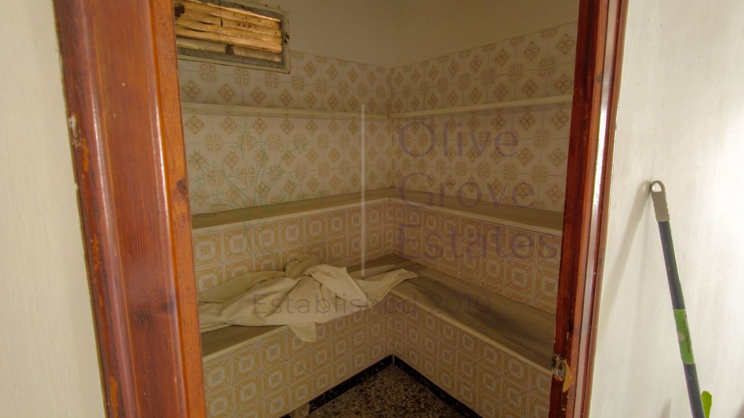 6 bedroom Villa for sale in Monovar / Monover with pool garage - € 449,950 (Ref: 8458981)