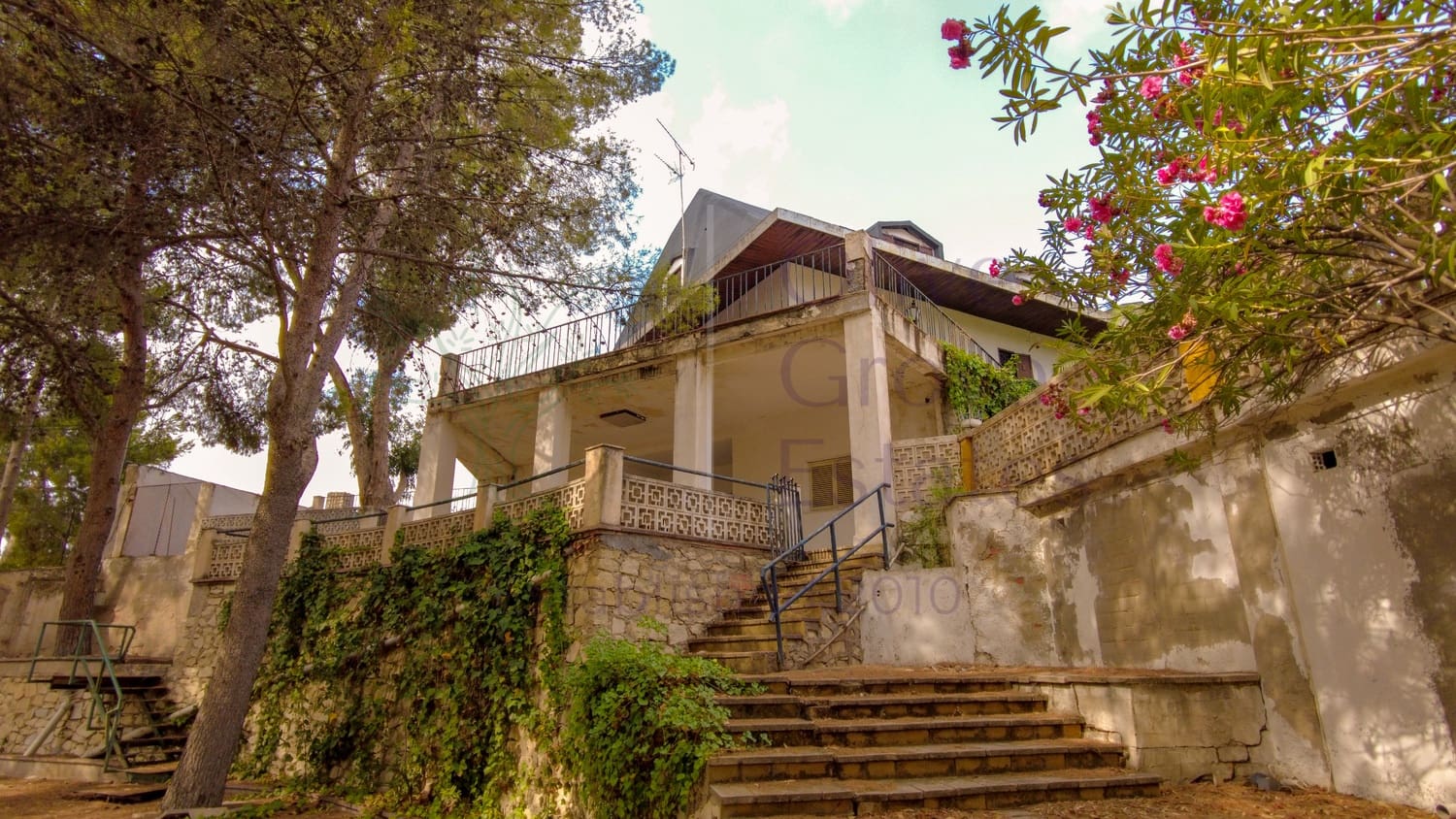 6 bedroom Villa for sale in Monovar / Monover with pool garage - € 449,950 (Ref: 8458981)