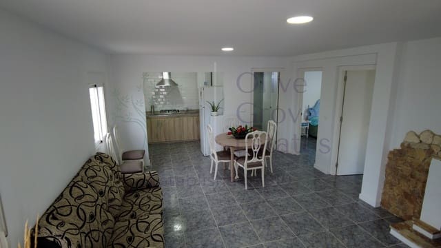 3 bedroom Villa for sale in Caudete with pool garage - € 165,000 (Ref: 8506850)