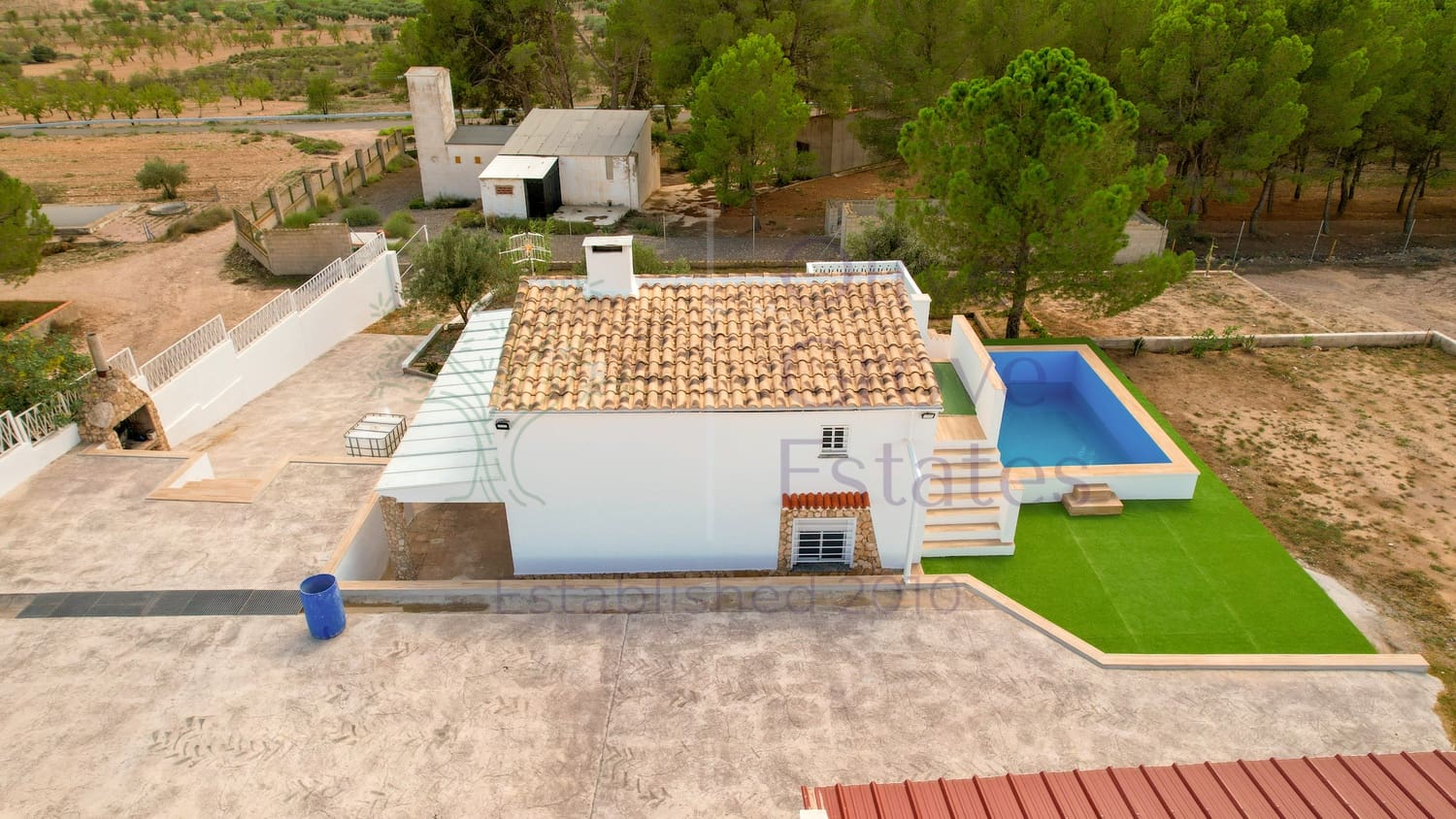 3 soveværelse Villa til salg i Caudete med swimmingpool garage - € 165.000 (Ref: 8506850)