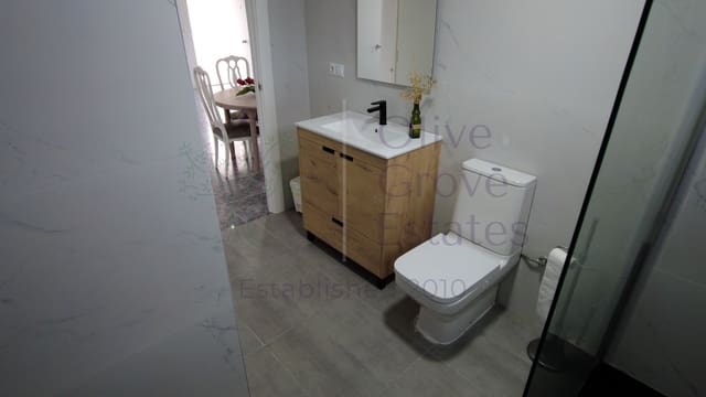 3 bedroom Villa for sale in Caudete with pool garage - € 165,000 (Ref: 8506850)