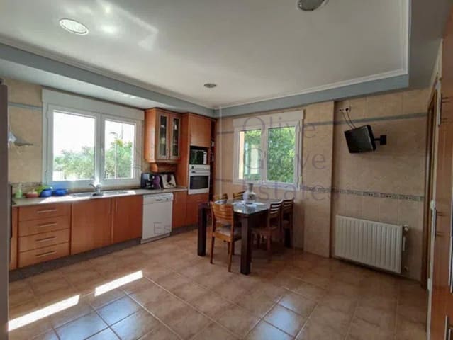 5 slaapkamer Villa te koop in Yecla met zwembad - € 359.950 (Ref: 8746207)