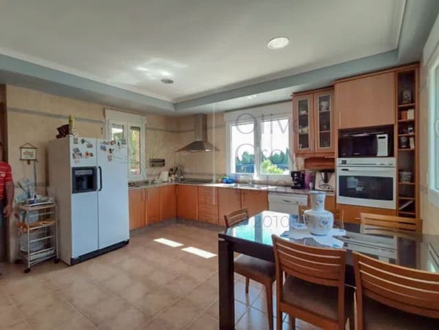 5 slaapkamer Villa te koop in Yecla met zwembad - € 359.950 (Ref: 8746207)